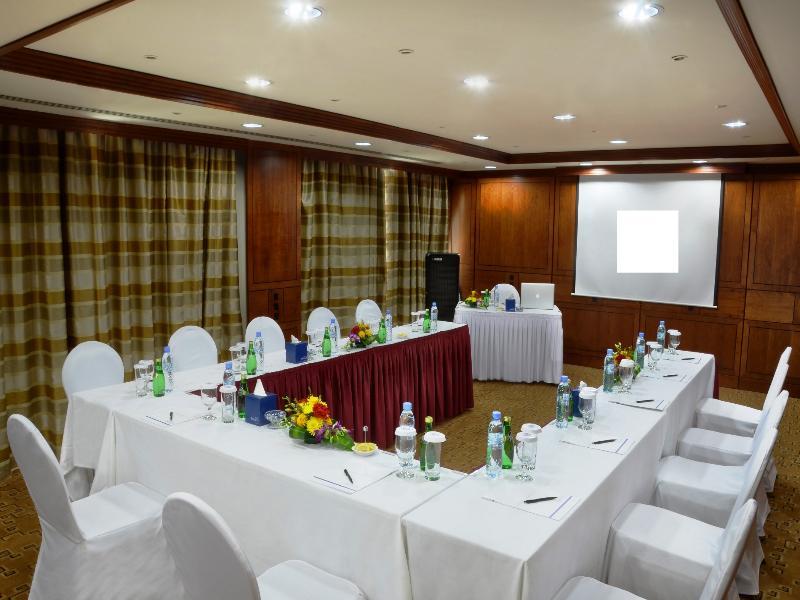 Swiss-Belhotel Sharjah Buitenkant foto