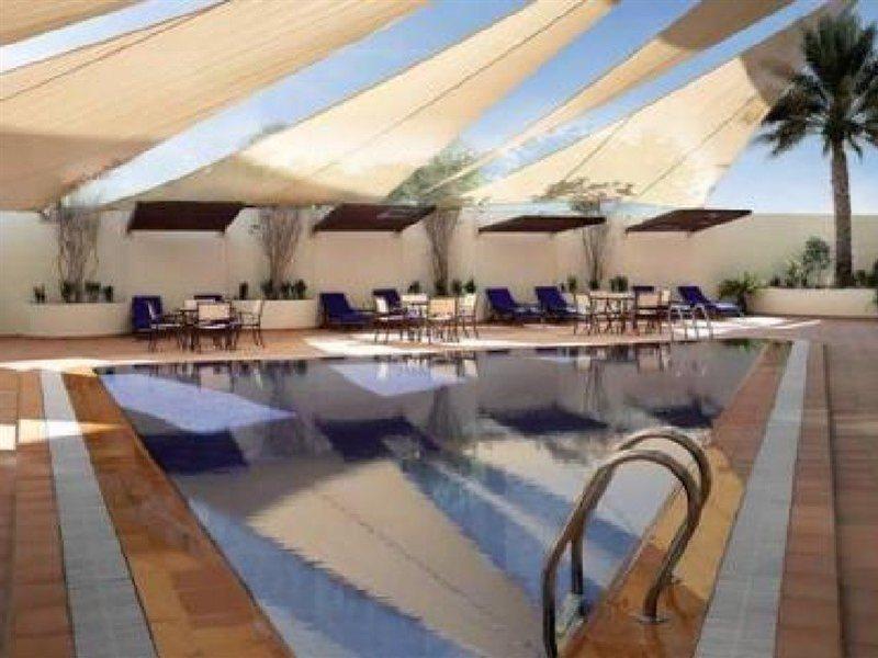 Swiss-Belhotel Sharjah Buitenkant foto