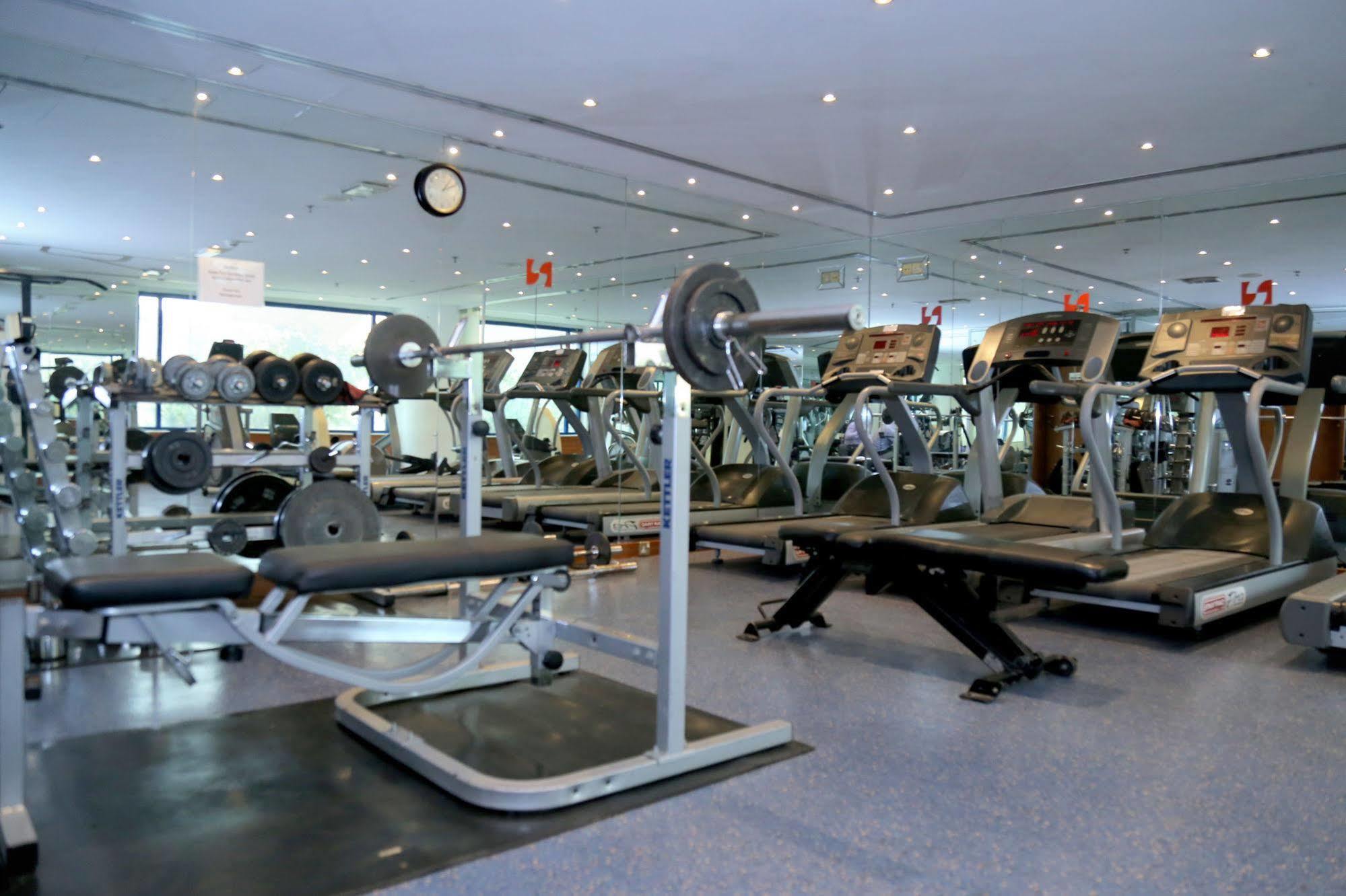 Swiss-Belhotel Sharjah Buitenkant foto