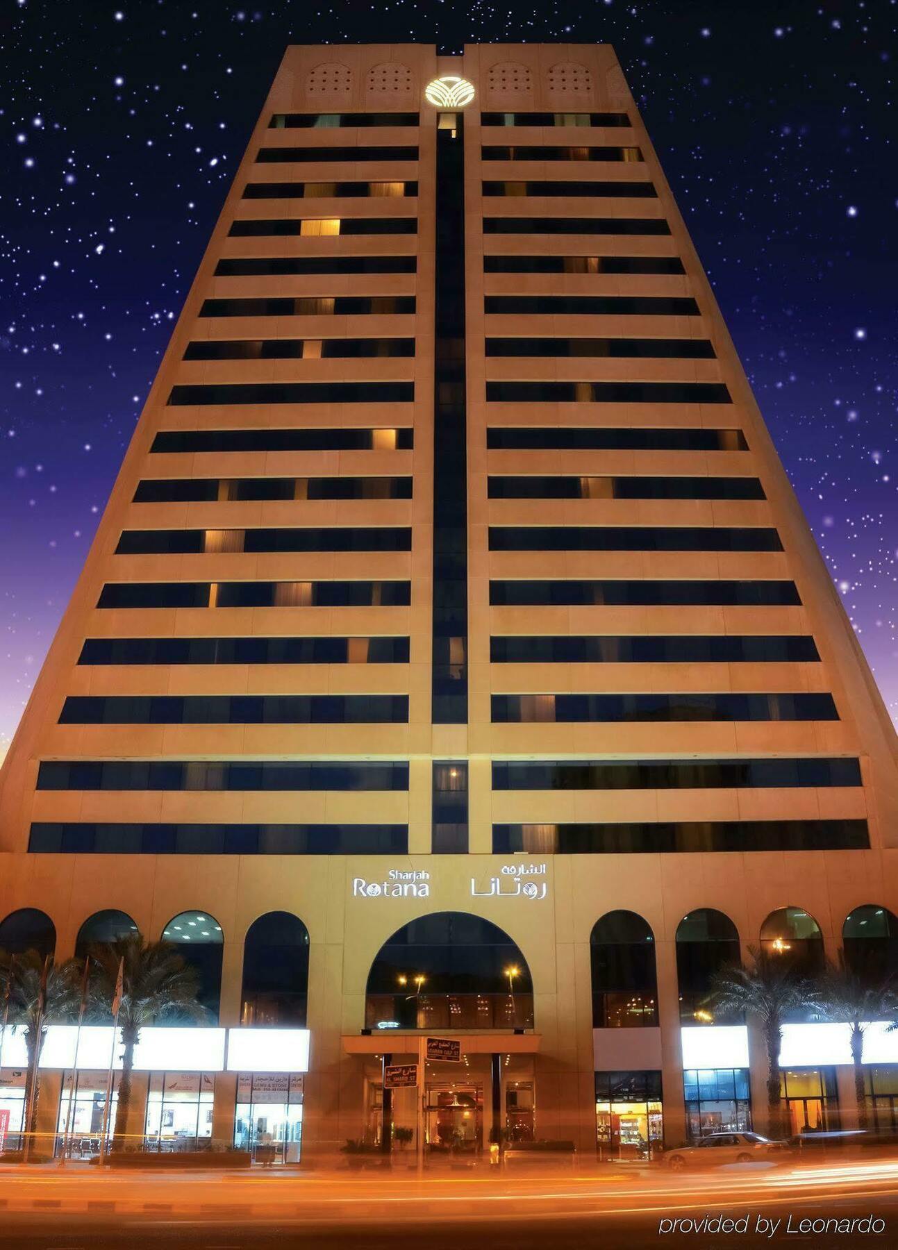 Swiss-Belhotel Sharjah Buitenkant foto